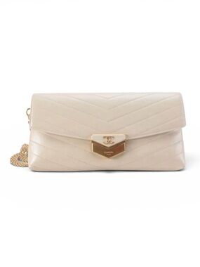 ✧ CHANEL chain wristlet